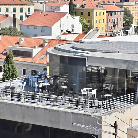 Ξενοδοχείο Prima Luce Downtown 4*