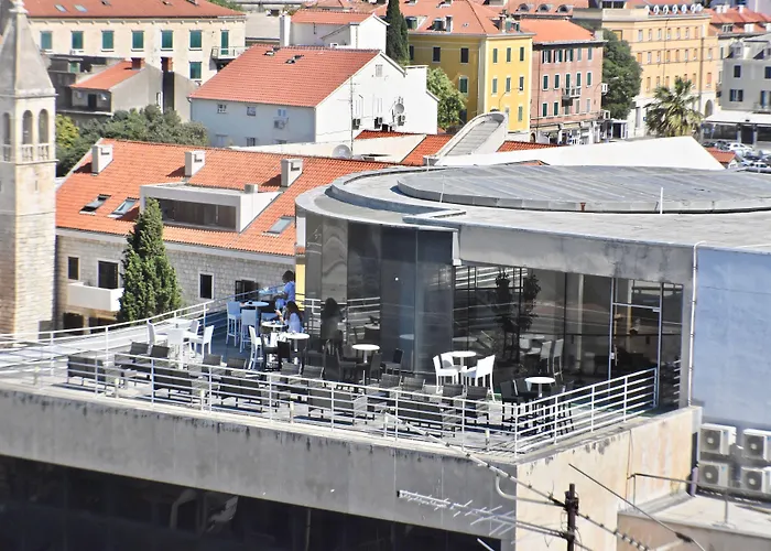 Hotel Prima Luce Downtown 4*