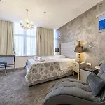 Prima Luce Downtown ホテル 4*