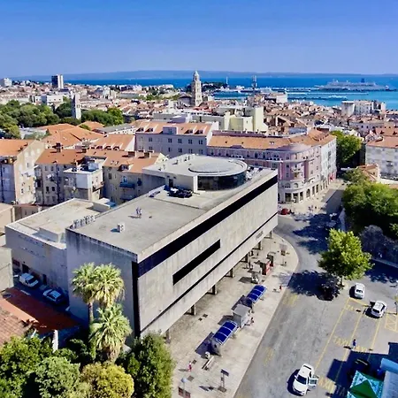 Отель Prima Luce Downtown Сплит