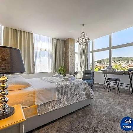 Отель Prima Luce Downtown 4*